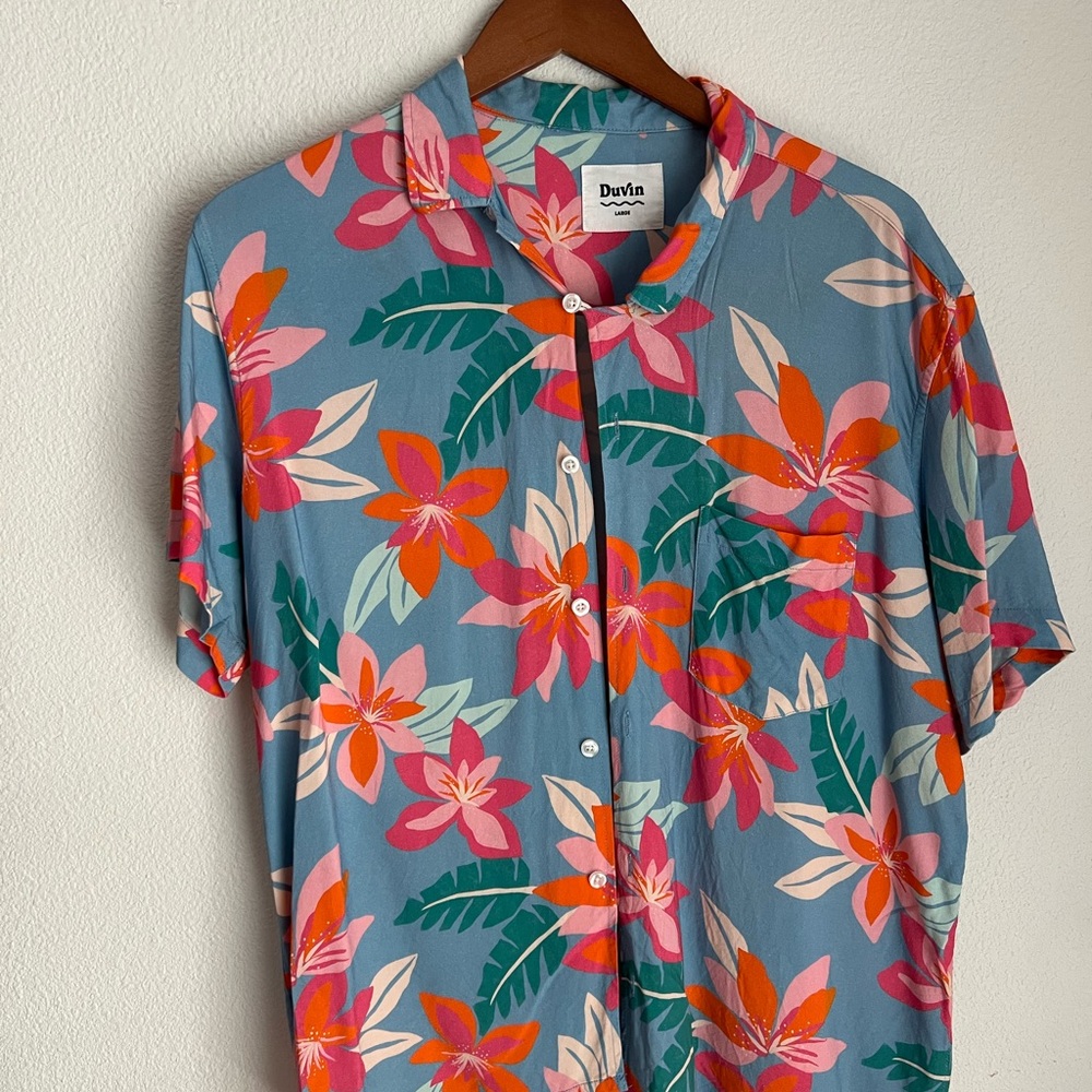 Duvin Men’s Casual Button Down Shirt